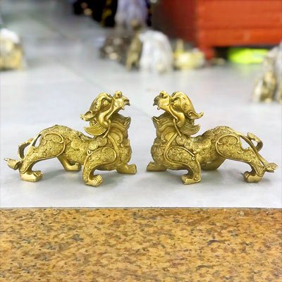 Tượng Tỳ Hưu Vây Tiền Bằng Đồng Vàng