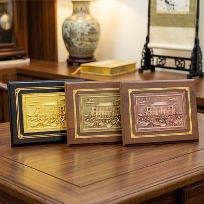 Quà Tặng Tranh Bến Nhà Rồng Bằng Đồng Khổ Ngang 20cm x 25cm