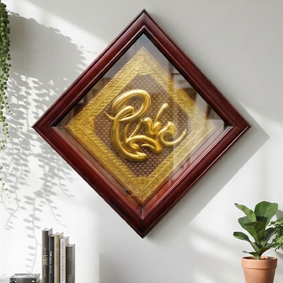 Tranh Chữ Phúc Dát Vàng Hình Thoi Mẫu Chữ Việt Khung gỗ Khổ 50cm x 50cm