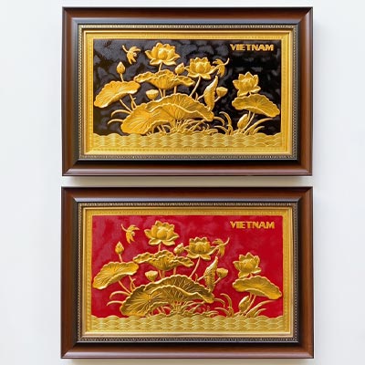 Tranh Hoa Sen Việt Nam bằng đồng dát vàng khổ ngang 40cm x 55cm