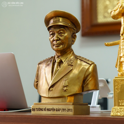 Tượng Đại Tướng Võ Nguyễn Giáp Bằng Đồng Màu Trầm Giả Cổ Cao 30Cm
